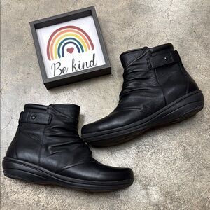 Dansko Black Comfort Ankle Boots